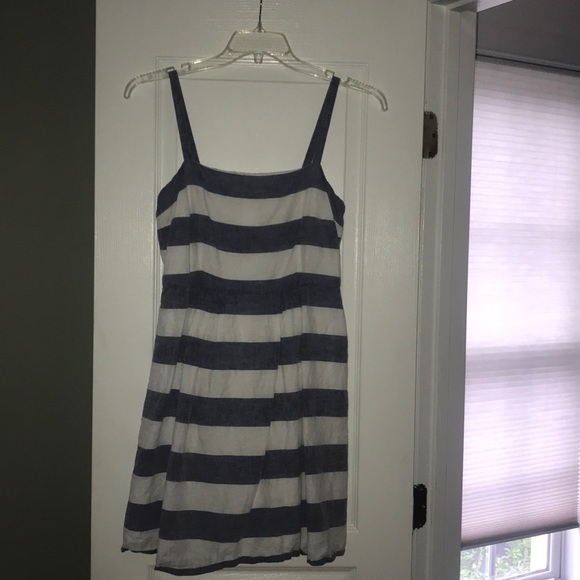 GENTLY USED ANN TAYLOR LOFT DRESS - Picture 1 of 3